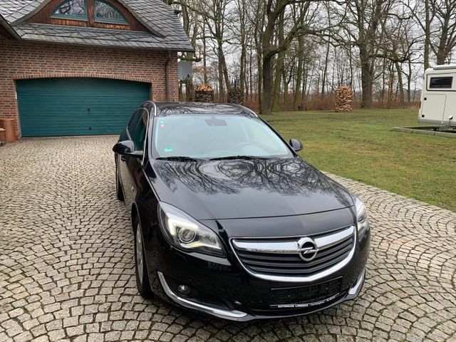 Opel Insignia  Sports Tourer/AUTOMATIK/XENON/AHK/NAVI