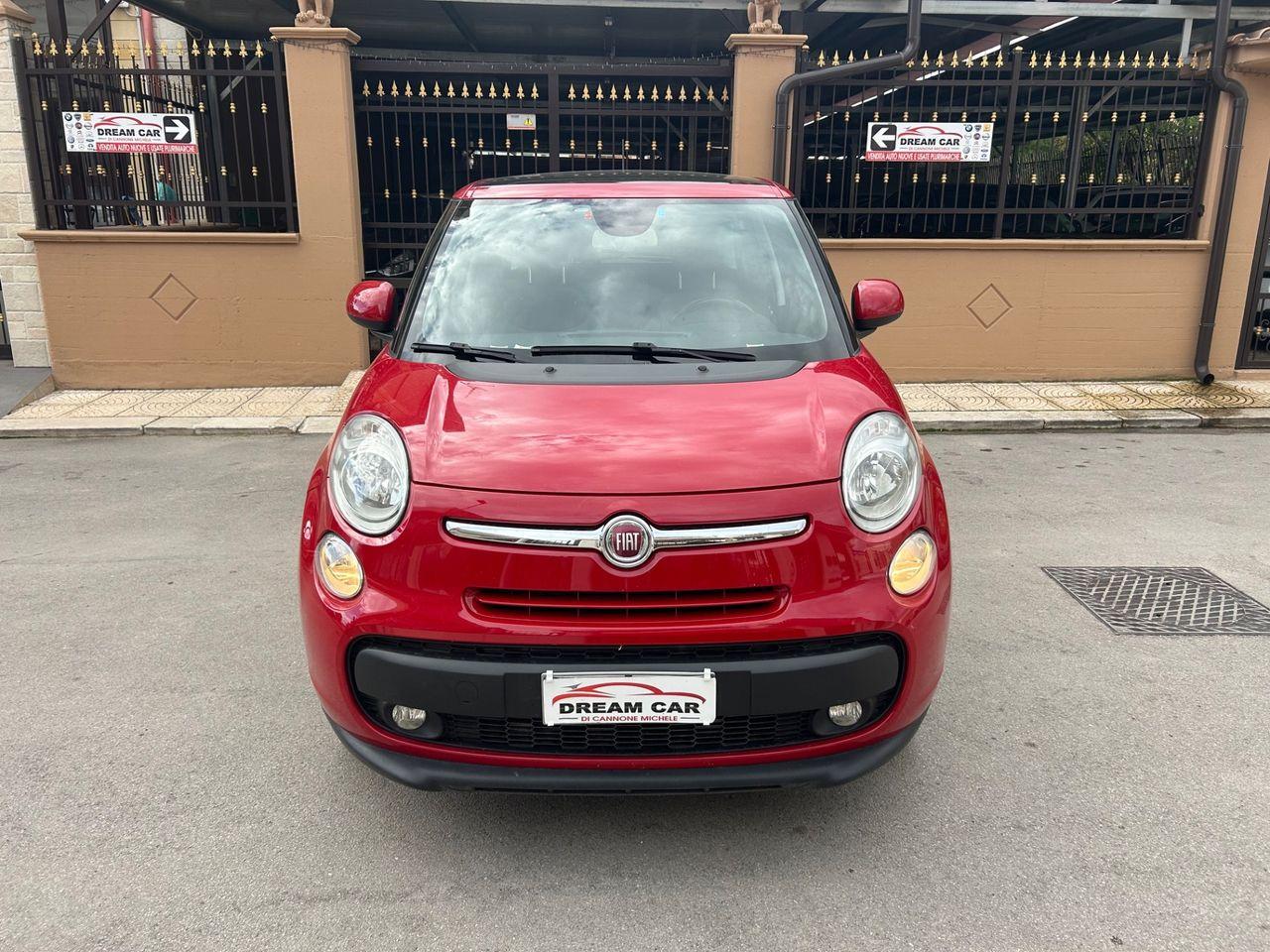 Fiat 500L 2014 — rear view