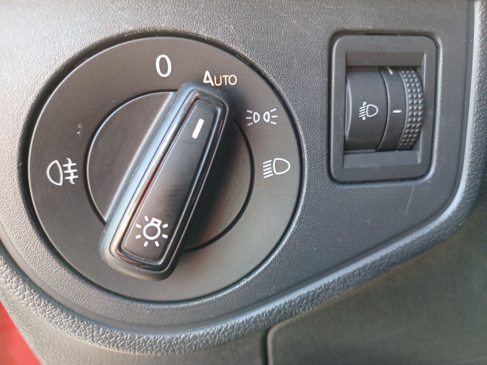 Fahrzeugabbildung Volkswagen Polo Comfortline Climatronic PDC SH App Connect