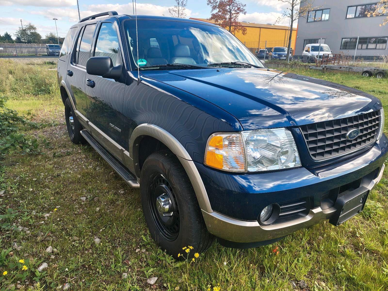 Ford Explorer 2004 — вигляд ззаду
