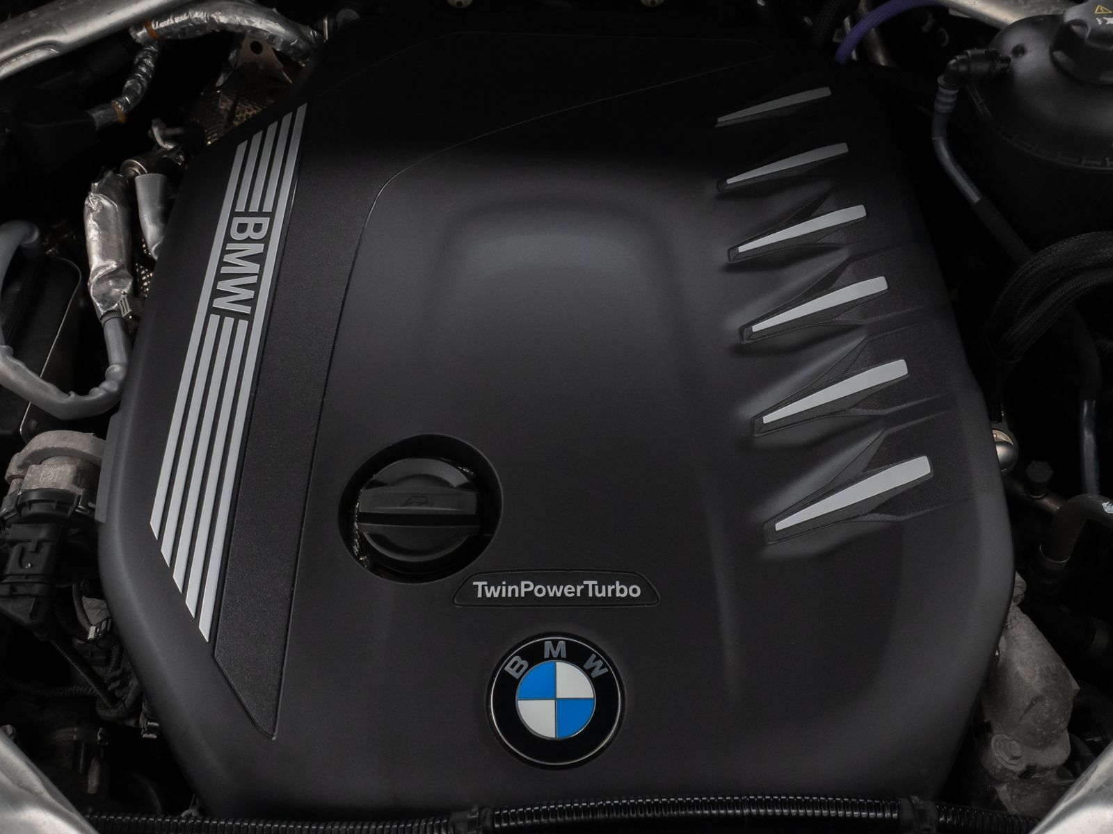 Fahrzeugabbildung BMW X5 xD40d M Sport Panorama 360° HUD DAB HiFi AHK