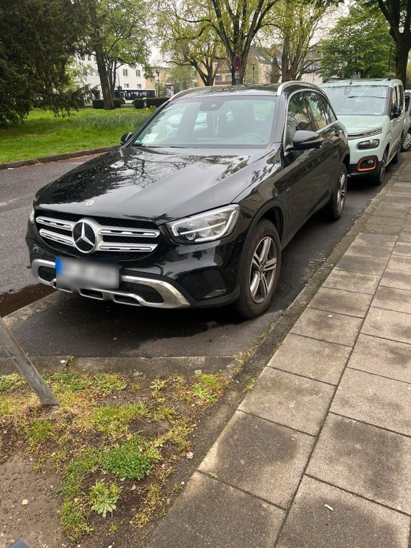 Image of Mercedes-Benz GLC 300