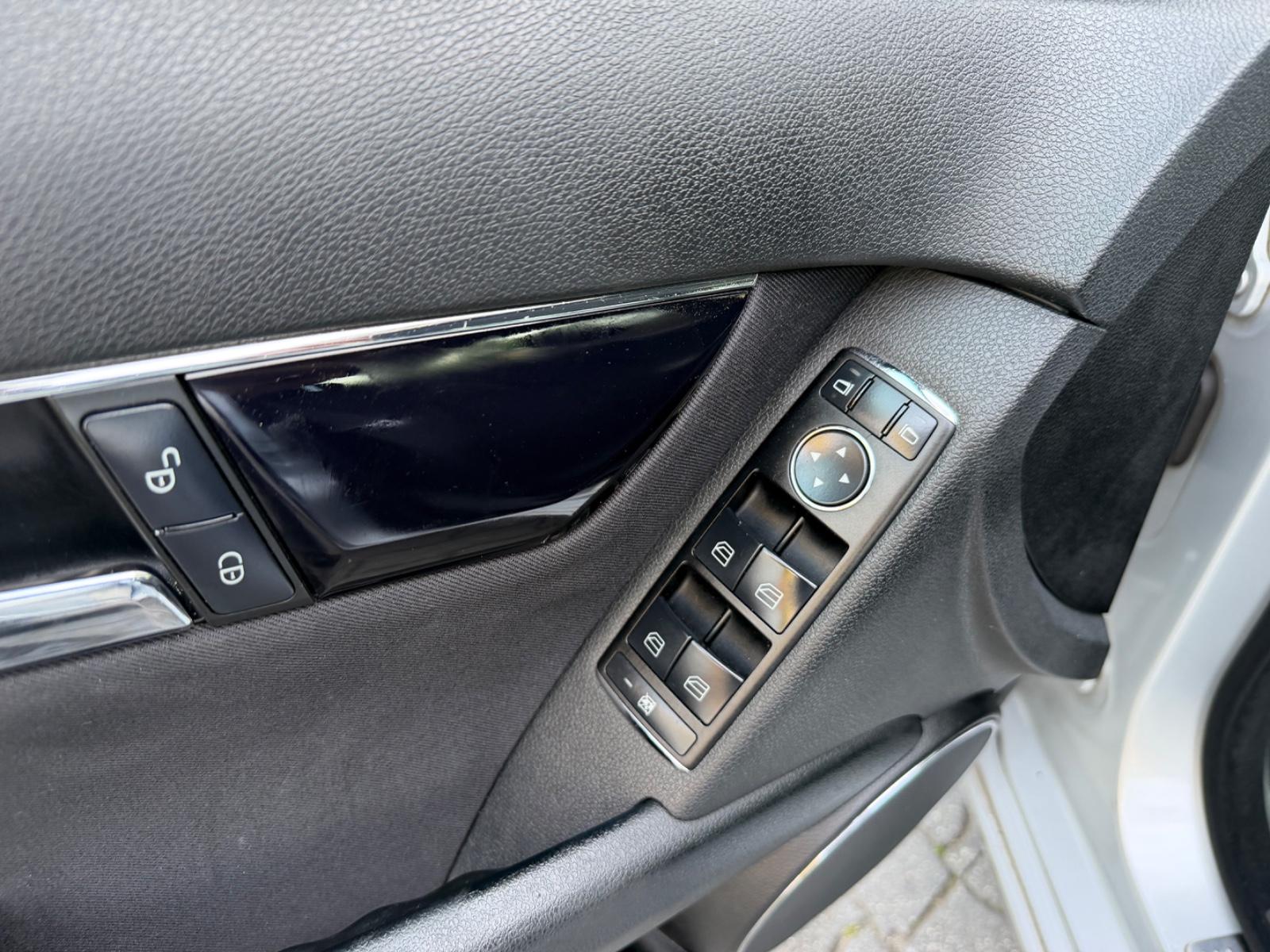 Mercedes-Benz C180 2010 — photo 6