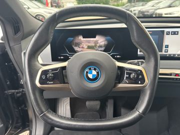 BMW iX xDrive40 Sportpaket Head-Up HK HiFi DAB LED