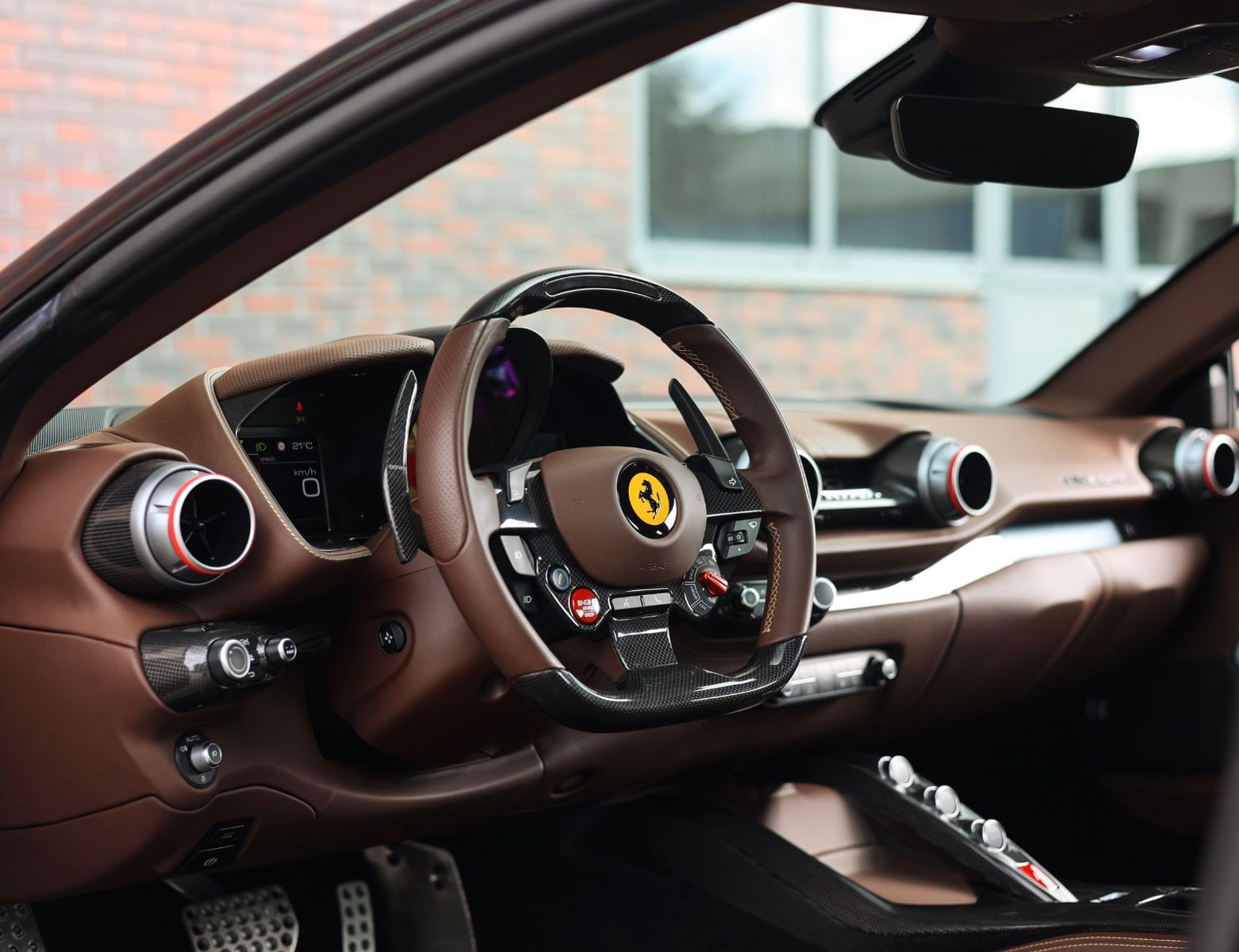 Ferrari 812 Superfast | Power Warranty - Lift - Surround imagem 3