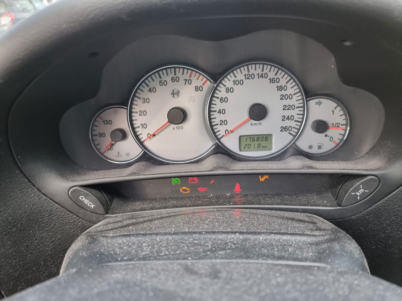 Fahrzeugabbildung Alfa Romeo 2x Alfa 166 2.5 V6 24V Distinctive