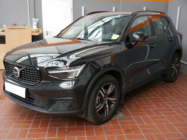 Volvo XC40 Plus Dark 2WD*Navi*R.Kam.*Keyl*LED*ACC.*H&K