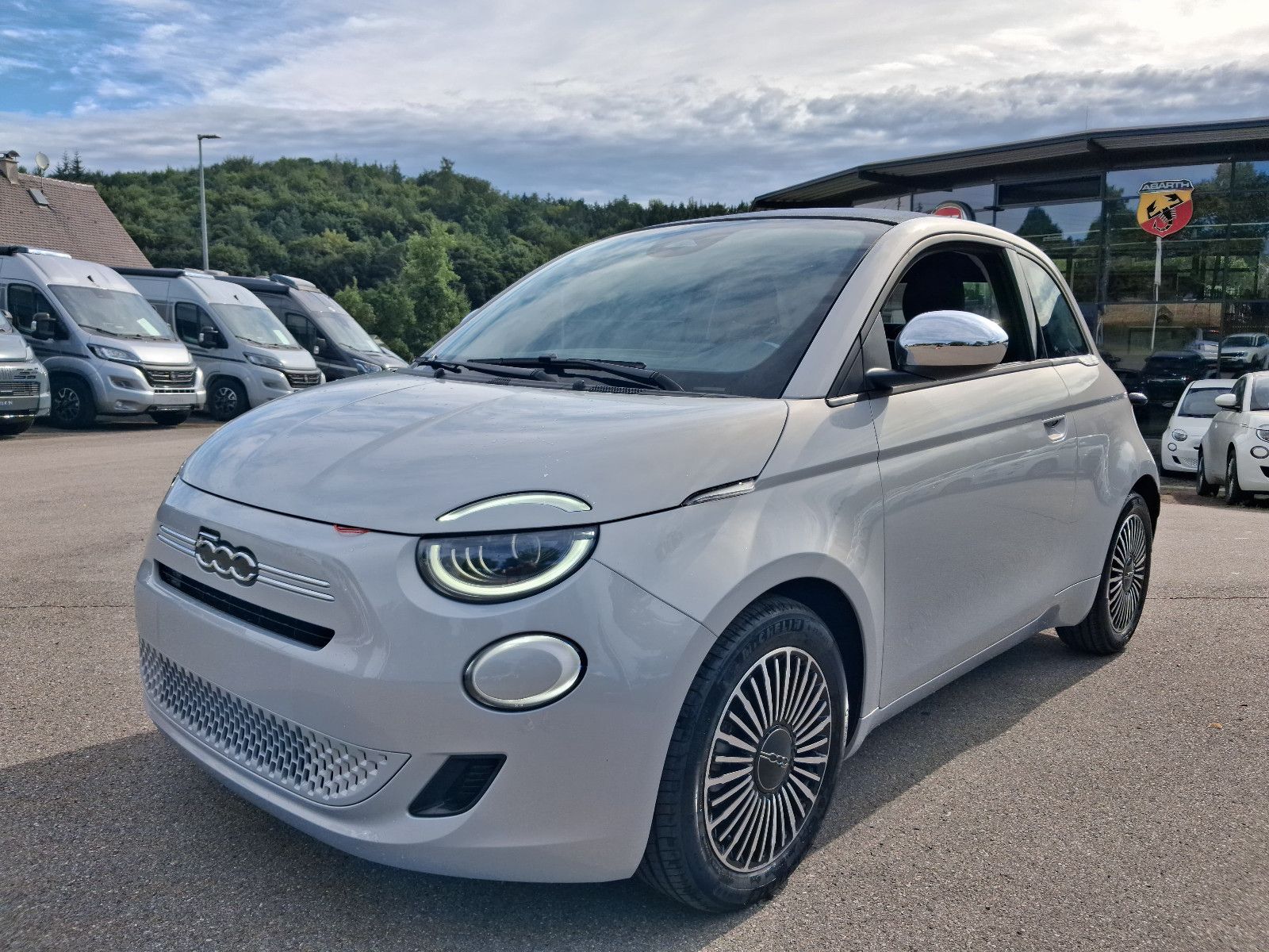 Fahrzeugabbildung Fiat 500 1.0 Hybrid FireFly 48 kW Dolcevita