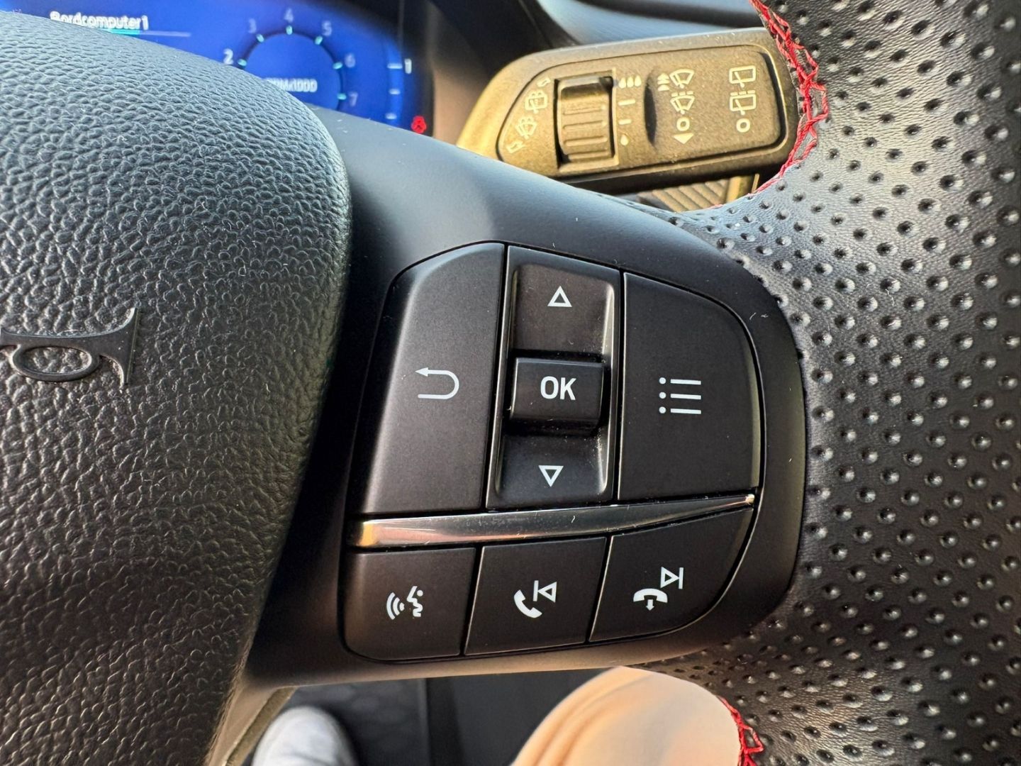 Fahrzeugabbildung Ford Puma ST-Line X B&O Kamera PDC Tempomat Navi