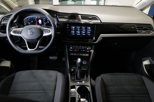 Volkswagen Touran 1.5TSI DSG Highline Pano StdHz AHK Rkam N