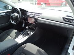 Fahrzeugabbildung Skoda Superb Combi Active