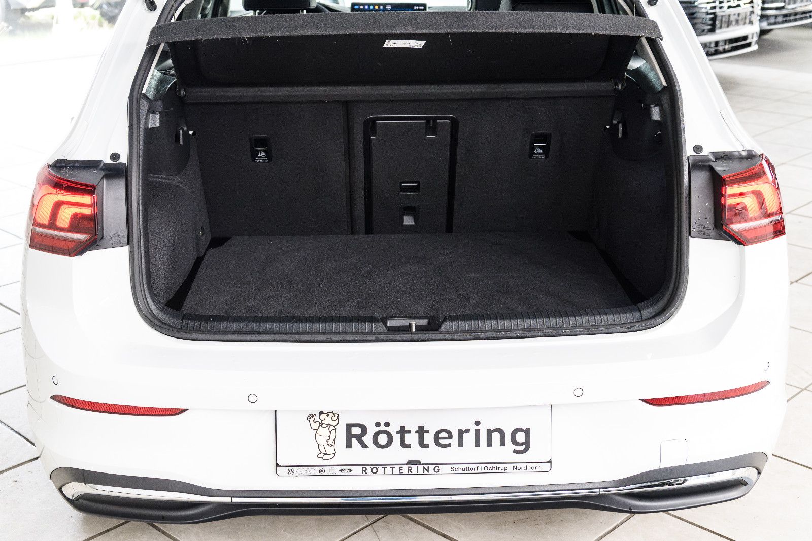 Fahrzeugabbildung Volkswagen Golf VIII GOAL 1.5 eTSI DSG +LED +Kamera +SHZ