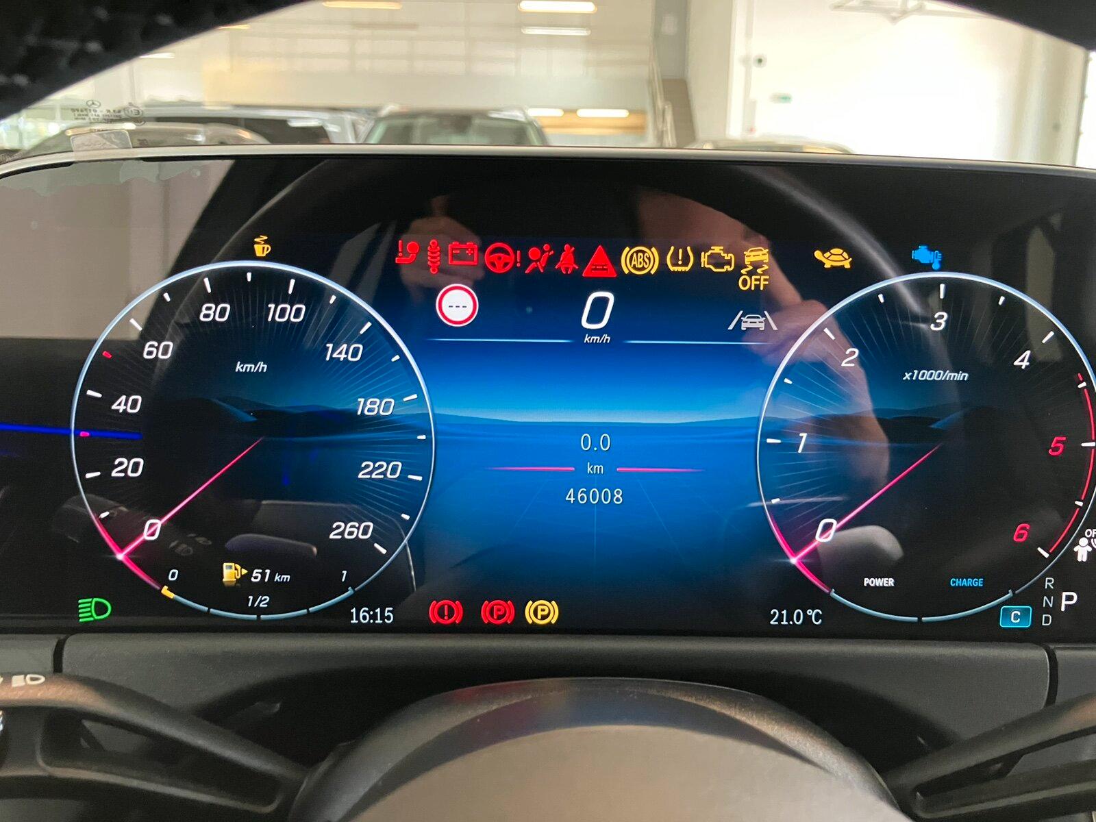 Mercedes-Benz E 220 d 4M T EXCLUSIVE Premium AHK DigiLight