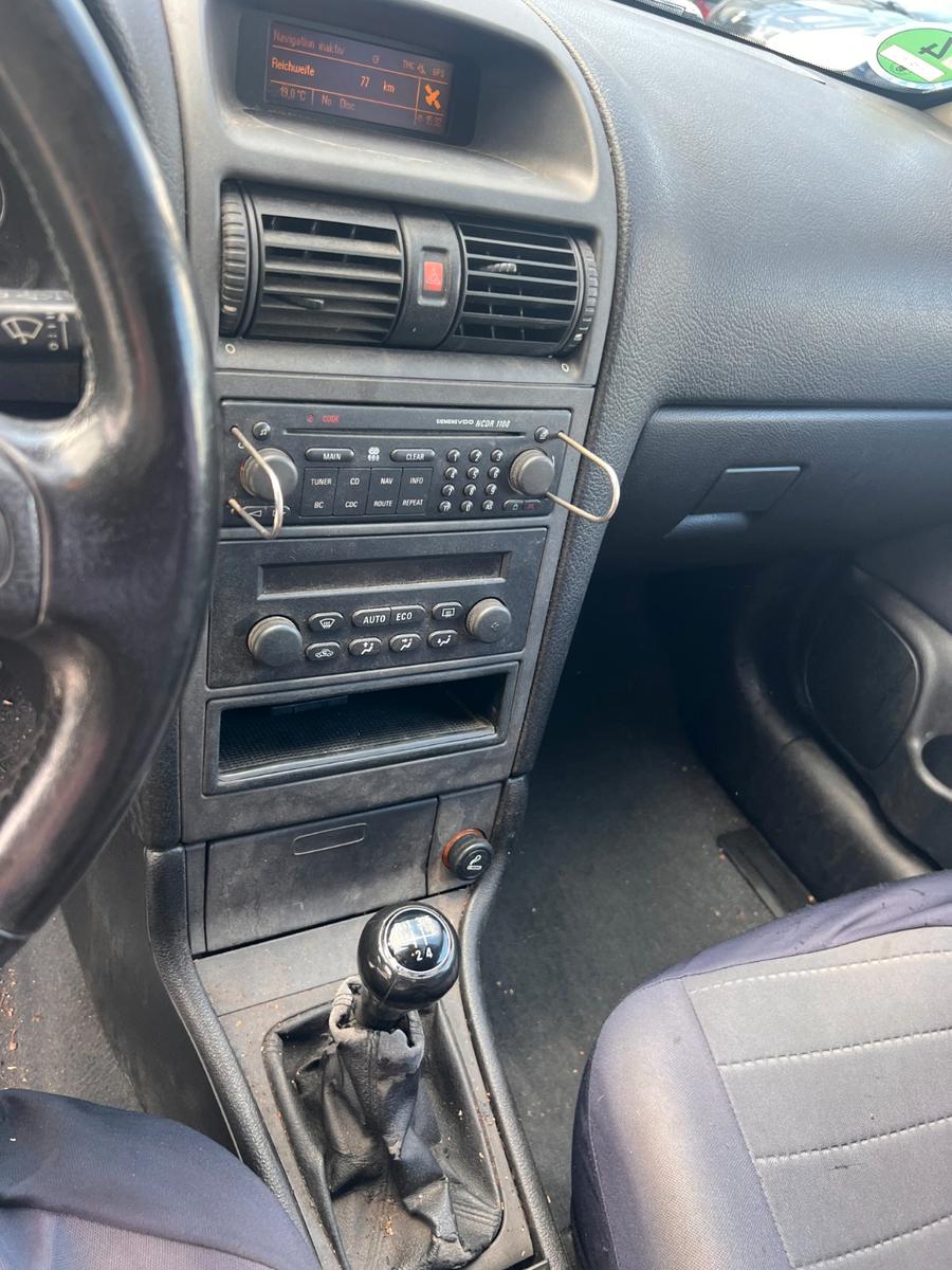 Opel Astra 2004 — photo 9