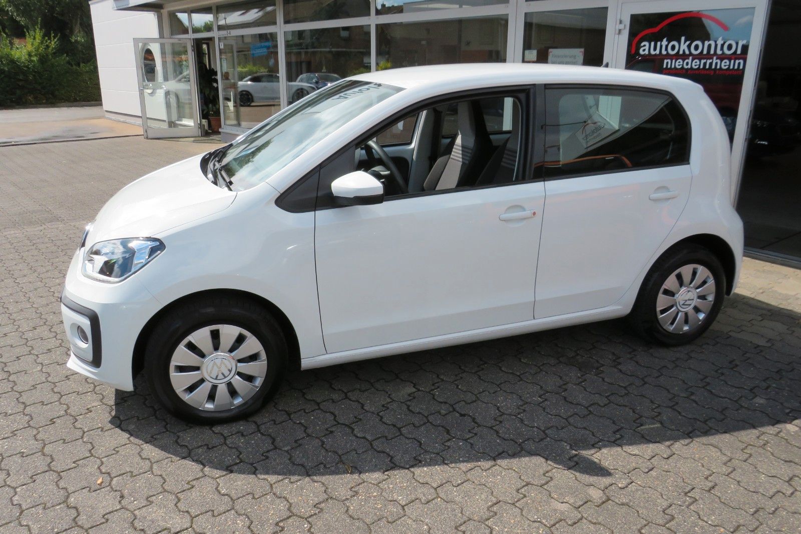Fahrzeugabbildung Volkswagen up! 4T SITZH. GJ KLIMA TELVOR MAPS&MORE 1.HD