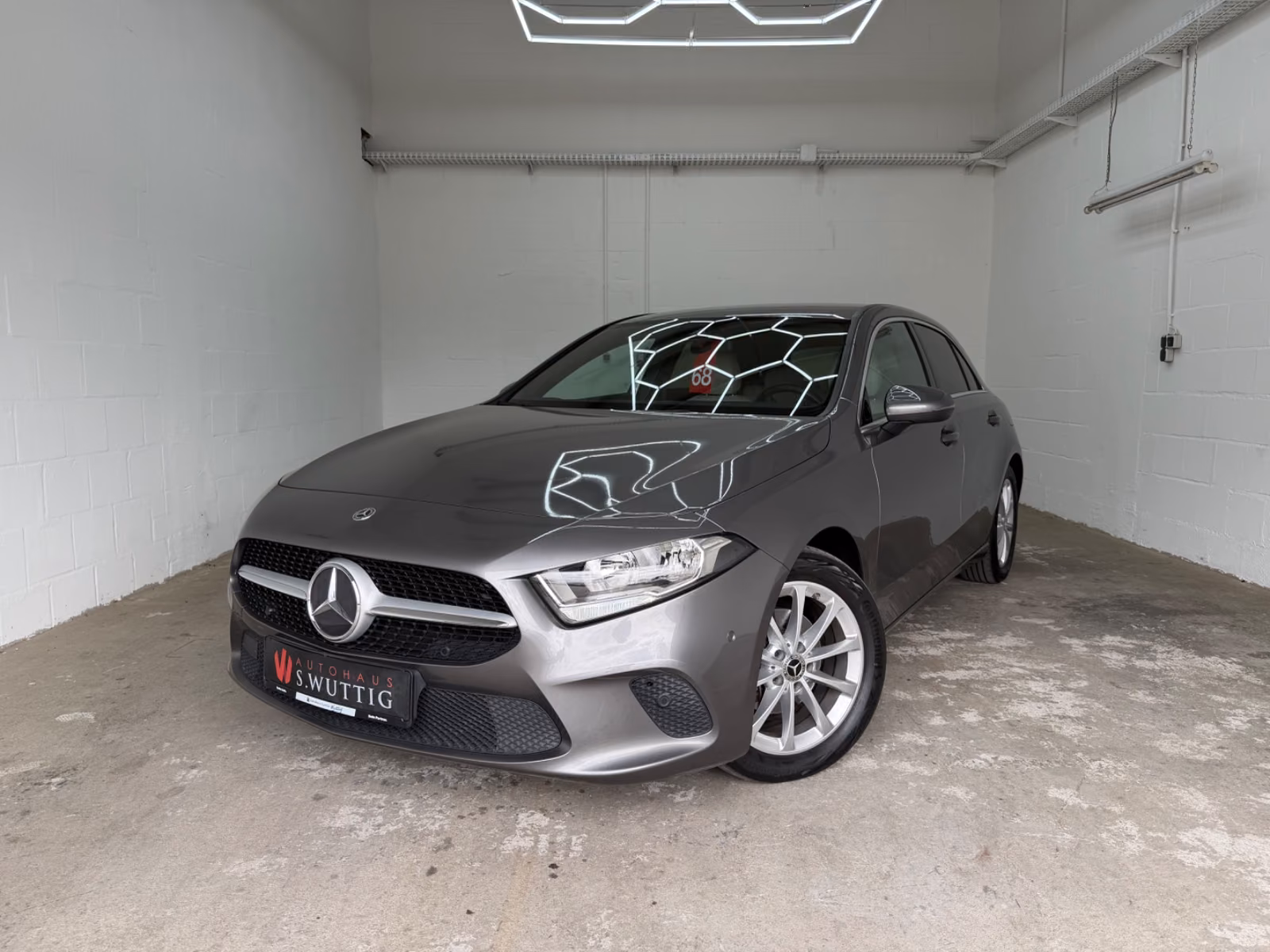 Mercedes-Benz A 180 Progressive DCT+MBUS+LEDER+DAB+PARK PAKET+