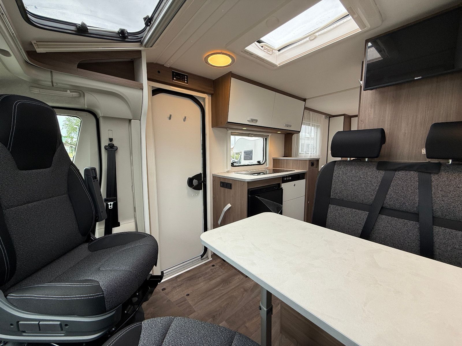 Fahrzeugabbildung Carado V339 pro+ - SUMMER-SALE - 7.822 € SPAREN !