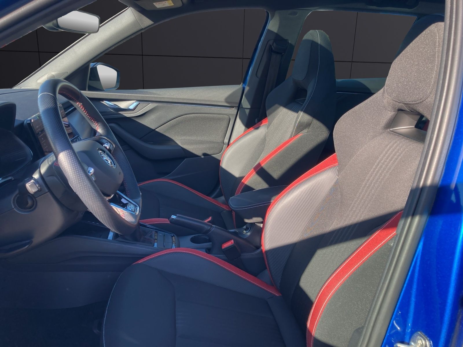 Fahrzeugabbildung SKODA Kamiq TSI Monte Carlo LED AHK Navi AID Pano ACC