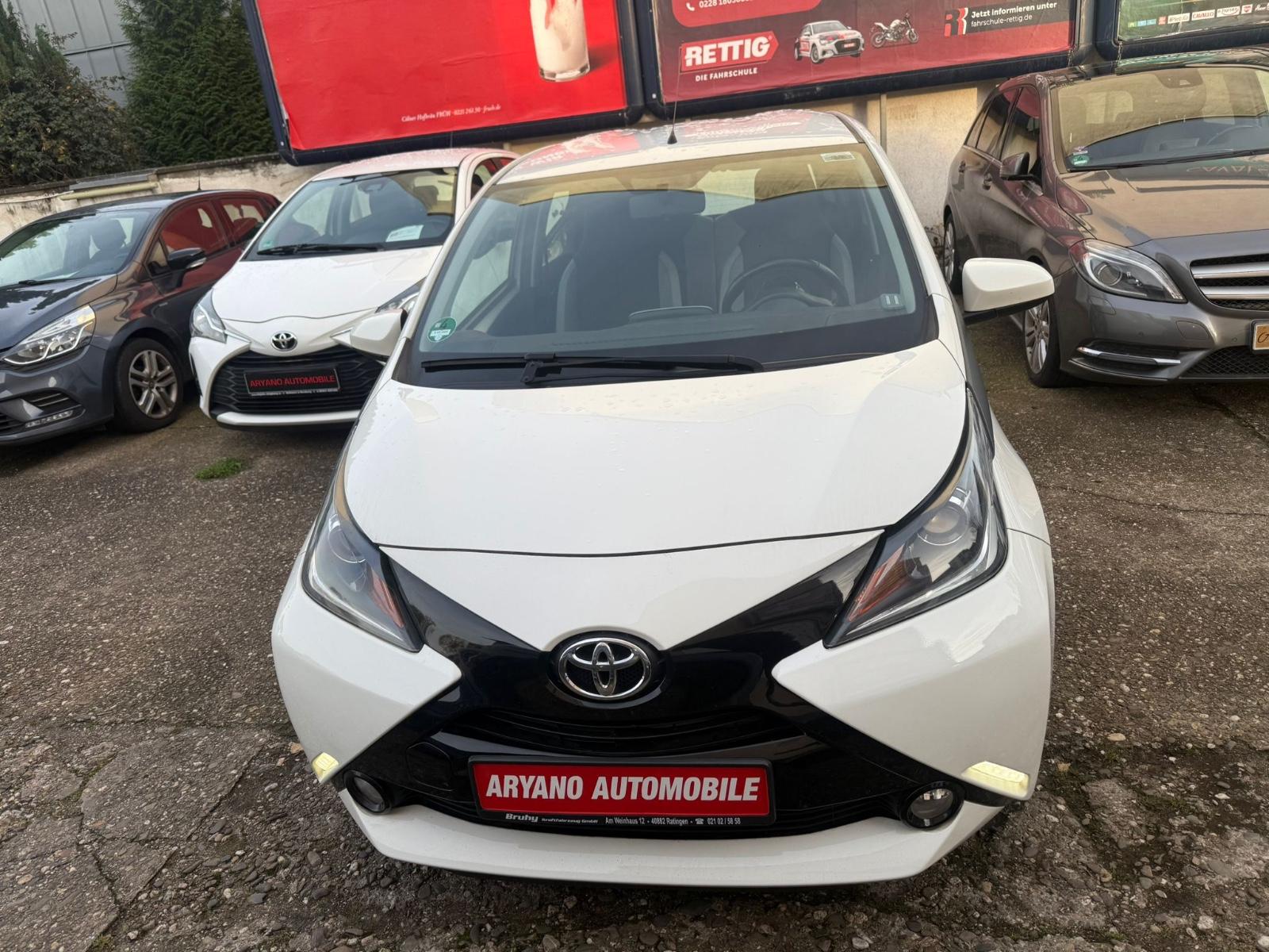 Toyota Aygo AYGO x-play touch*Klima*Navi*EU6*Kamera