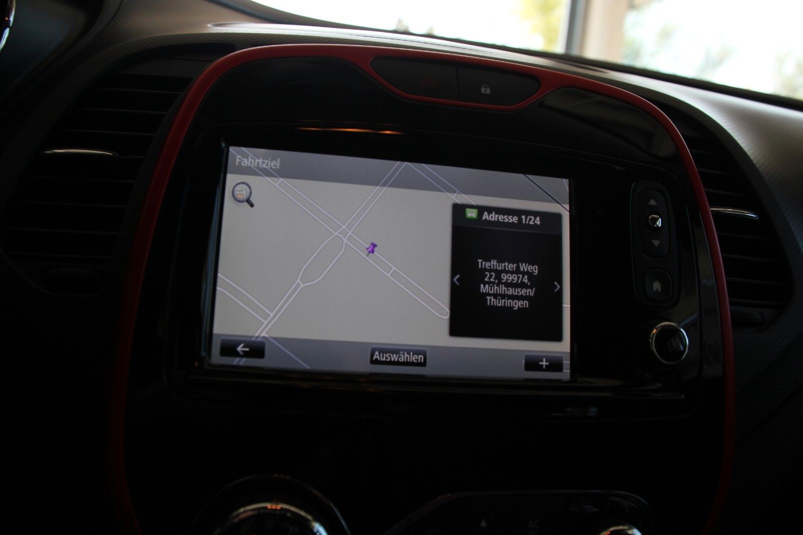 Fahrzeugabbildung Renault Captur Helly Hansen