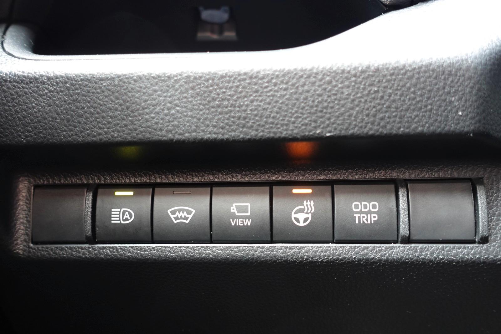 Toyota RAV 4 2.5 Hybrid Lounge Allrad 5J Garantie