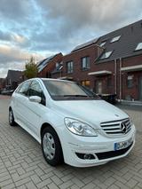 Mercedes-Benz B 170 Automatik scheckheftgepflegt, unfallfrei - Mercedes-Benz B 170 in Köln