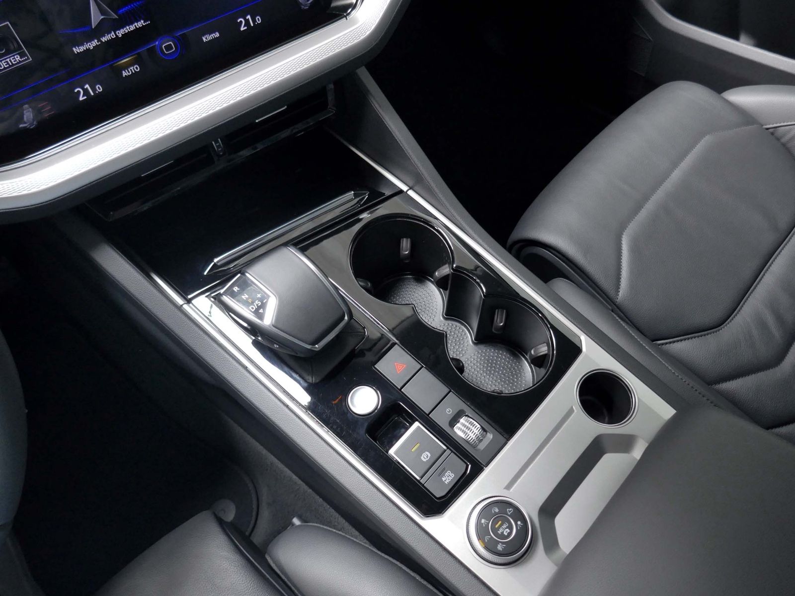 Fahrzeugabbildung Volkswagen Touareg 3.0 TDI V6 4MOTION | LED RFK ACC Navi