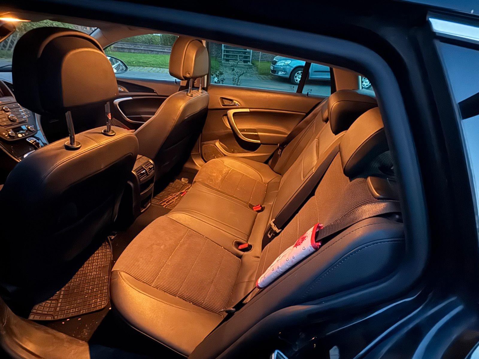 Opel Insignia 2010 — photo 14