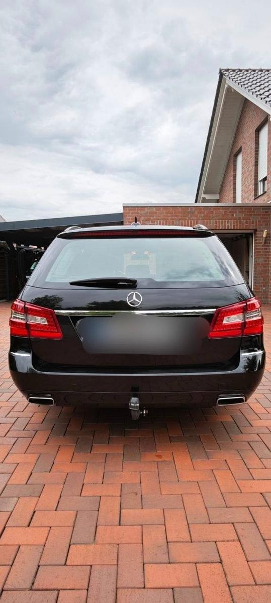 Mercedes-Benz E 220 CDI T BlueEFFICIENCY Standard