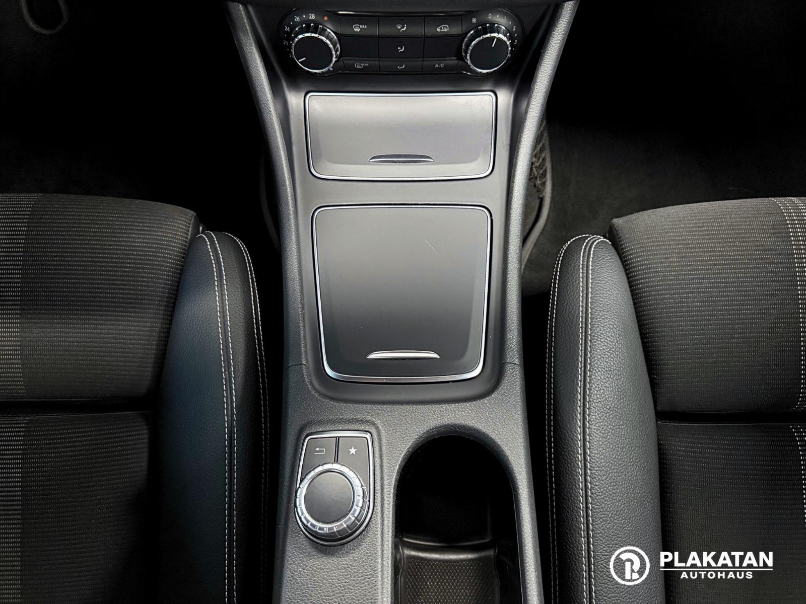 Mercedes-Benz GLA 200 AMG Night Packet Panorama Memory