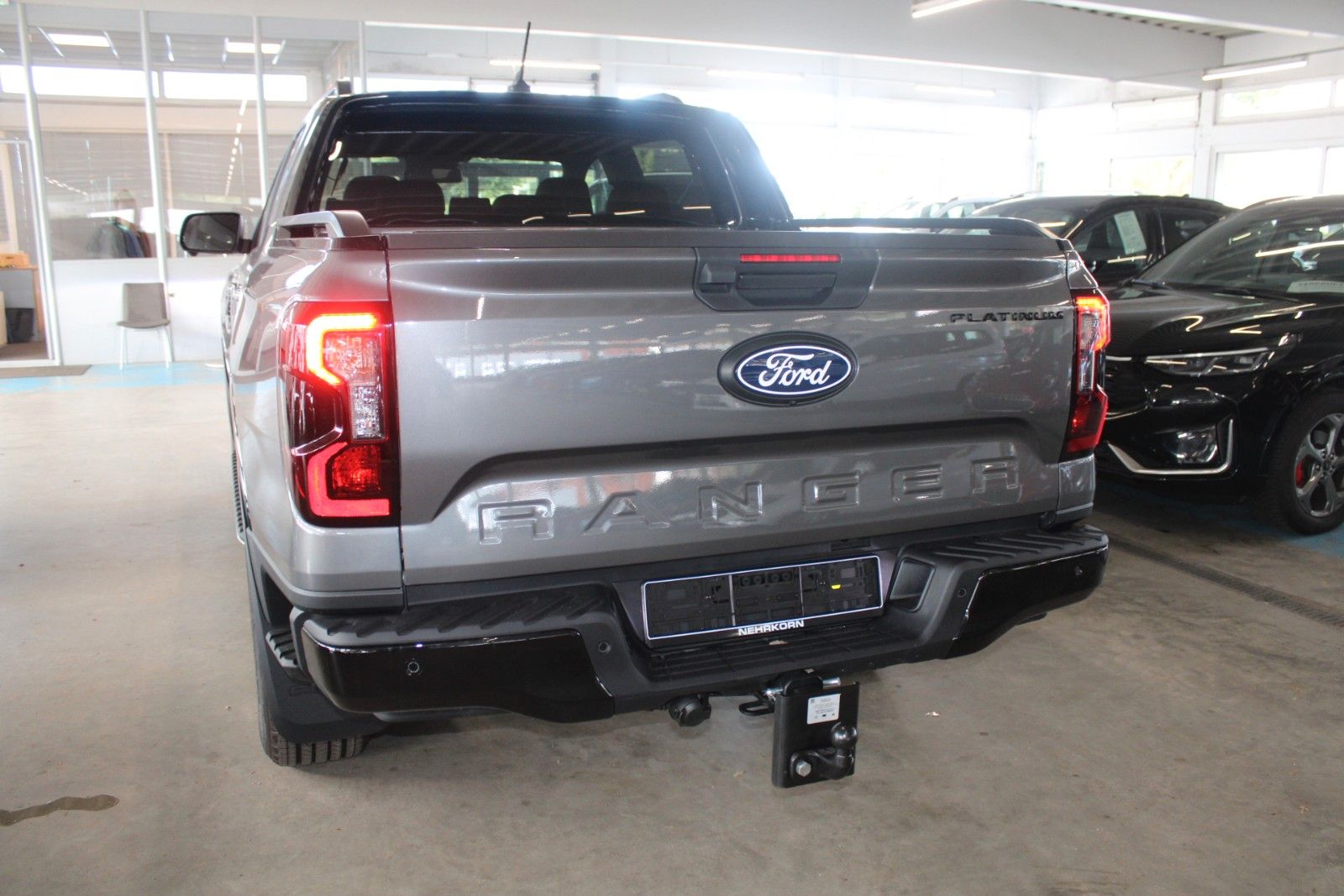 Fahrzeugabbildung Ford Ranger Platinum Automatik LEDER AHK ROLLO STDH