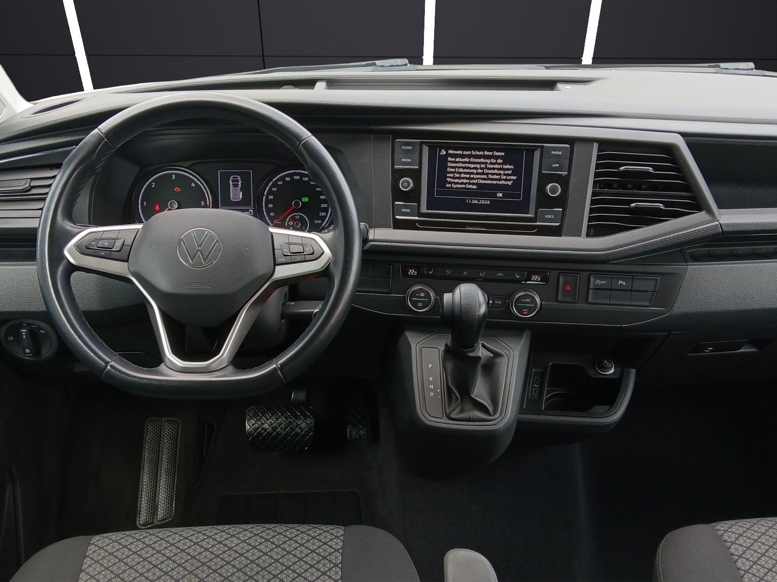 Fahrzeugabbildung Volkswagen T6 Multivan T6.1 TDI Family DSG CarPlay PDC SH