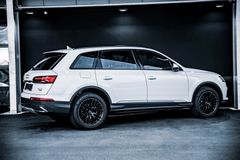 AUDI Q7 50 TDI Quattro - Unfallfrei - Neuwagenzustand