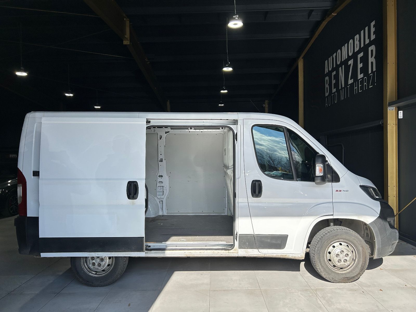 Fahrzeugabbildung Fiat Ducato Kasten 35 140 L1H1 RS: 3000 mm/3-SITZ/KAM