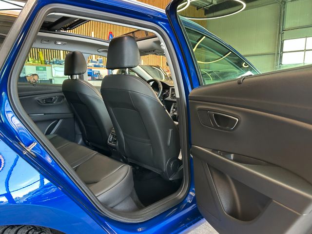 Seat Leon ST *Keyless*Pano*SpurHT*AHK*LED*Ambiente*