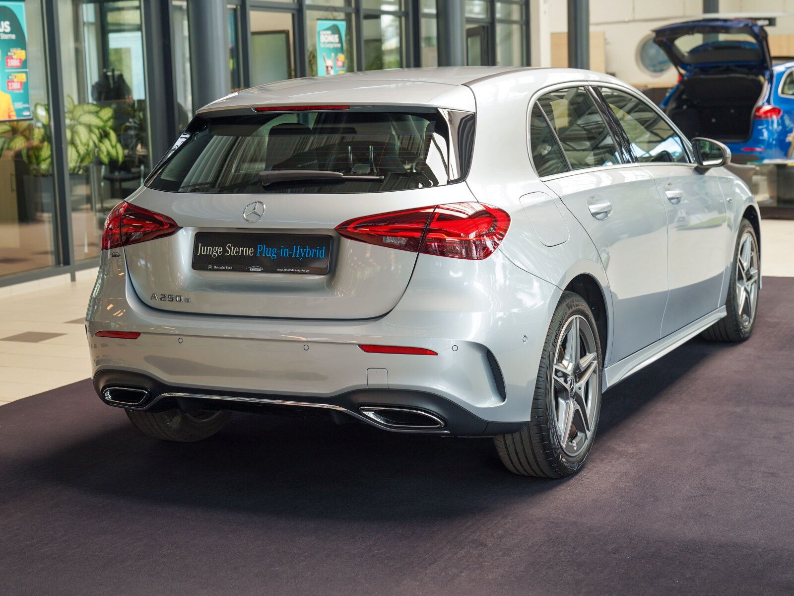 Mercedes-Benz A 250 e AMG Line Anhängevorrichtung Lenkradheizu imagem 3
