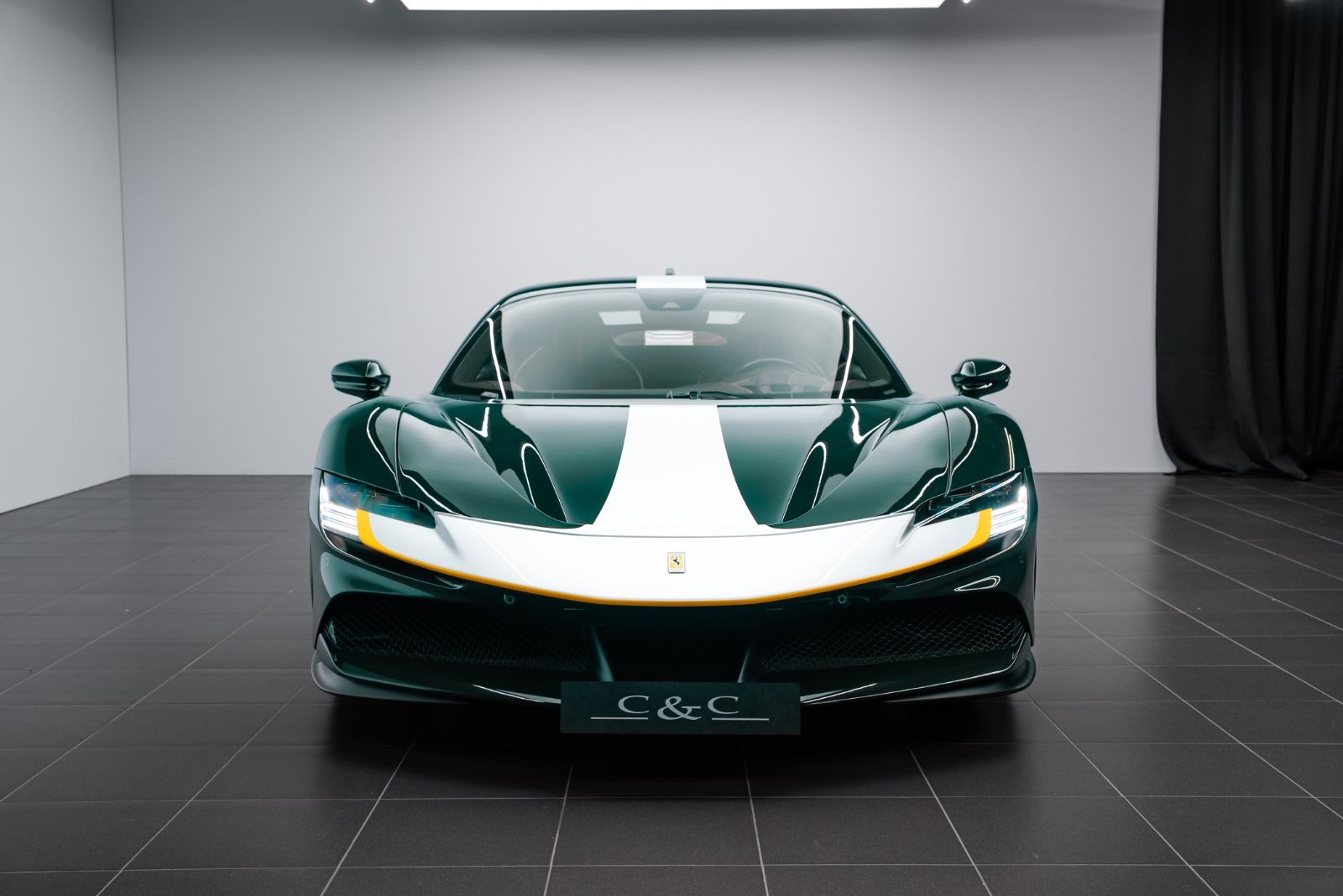 Fahrzeugabbildung Ferrari SF90 FIORANO/STOCK/CARBON/KAMERA