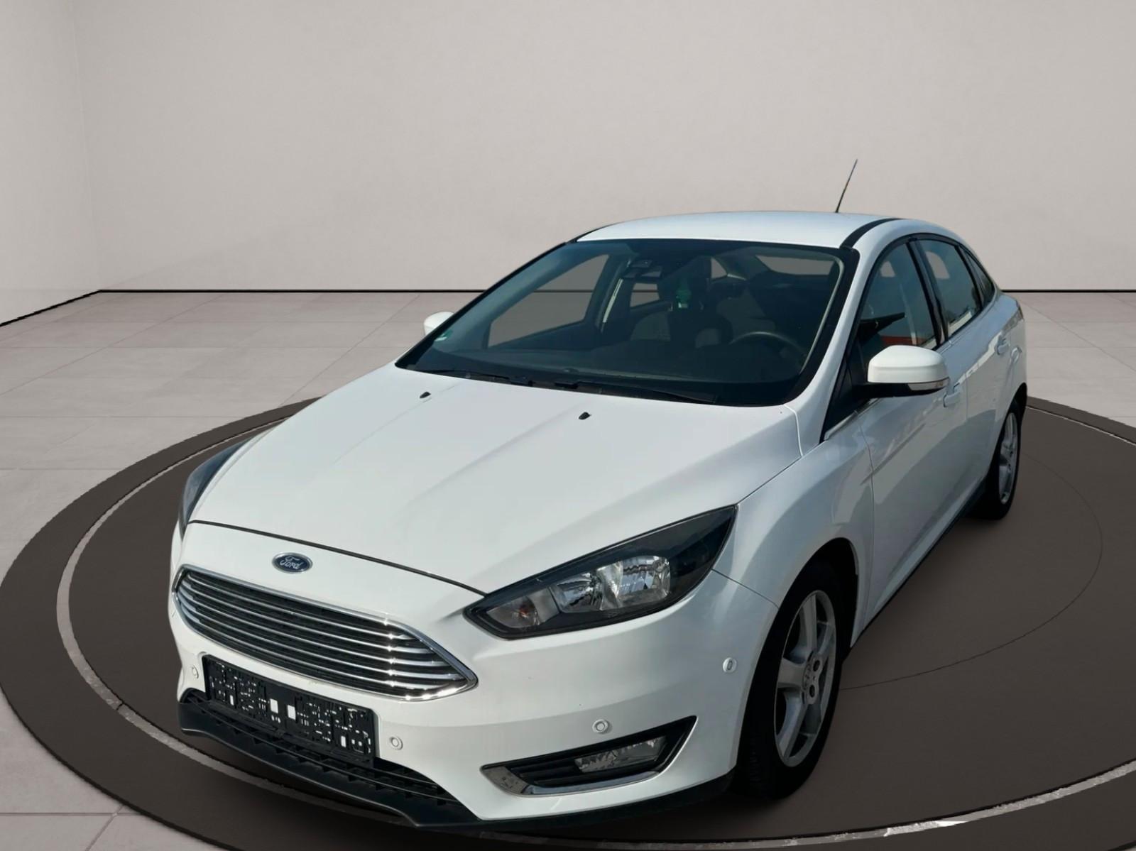 Ford Focus Lim. Titanium 1.Hand 17500 Kilometer