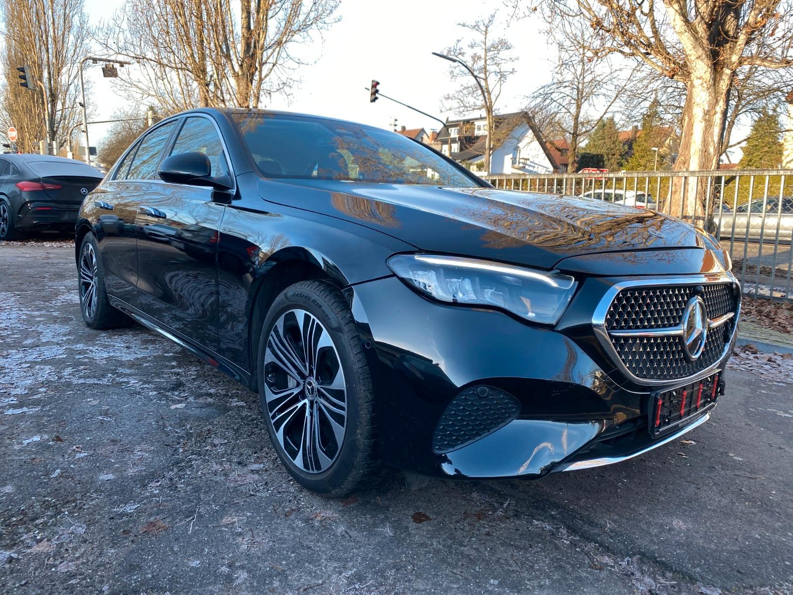 Mercedes-Benz E 300 de *Avantgarde Advanced/AHK/19"/Distronic*