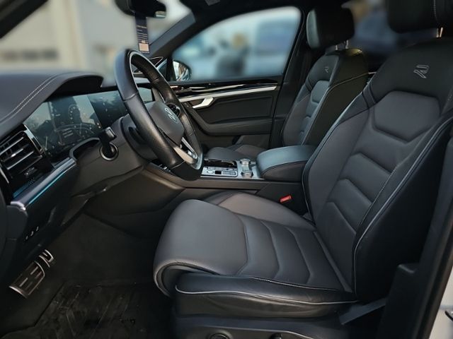 Fahrzeugabbildung Volkswagen Touareg 3.0 V6 TDI 4M R-Line AHK AREA-VIEW NACHT