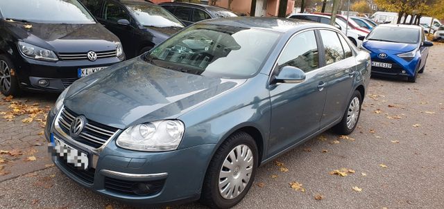 Volkswagen Jetta 1.6 FSI Comfortline, 6 Gang Getriebe 