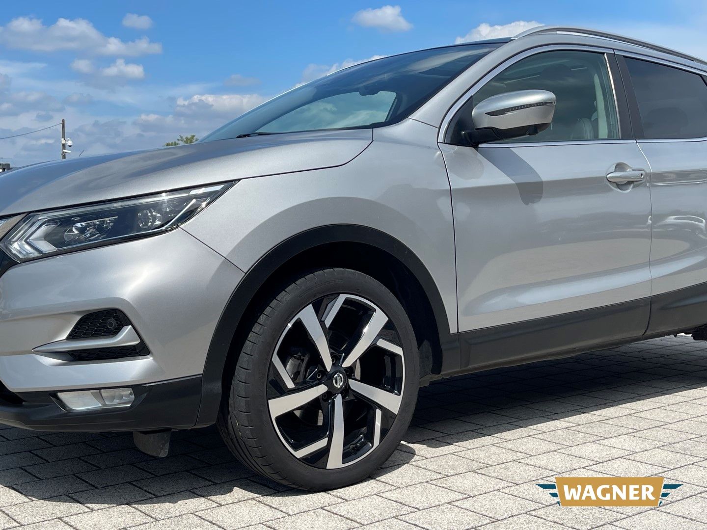Fahrzeugabbildung Nissan Qashqai Akari Leder Pano SHZ 360°LED  Klimaautom