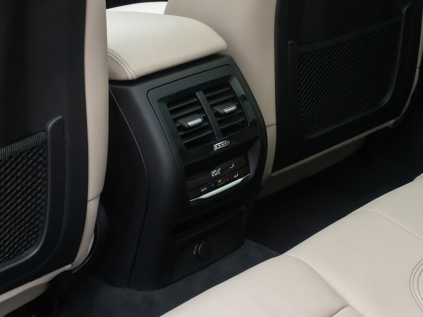 Fahrzeugabbildung BMW X3 xD20d M Sport Kamera Panorama HUD DAB HiFi
