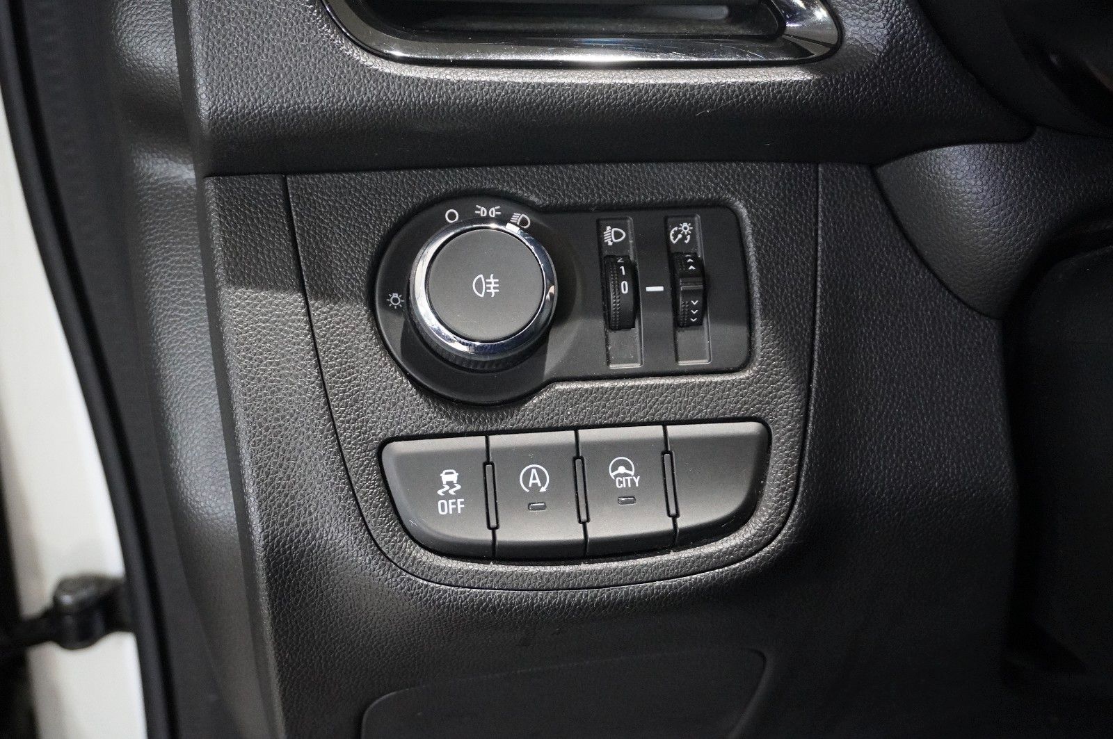 Fahrzeugabbildung Opel Karl 1.0 EDITION 5-TÜR KLIMA/USB/TEMP./BT