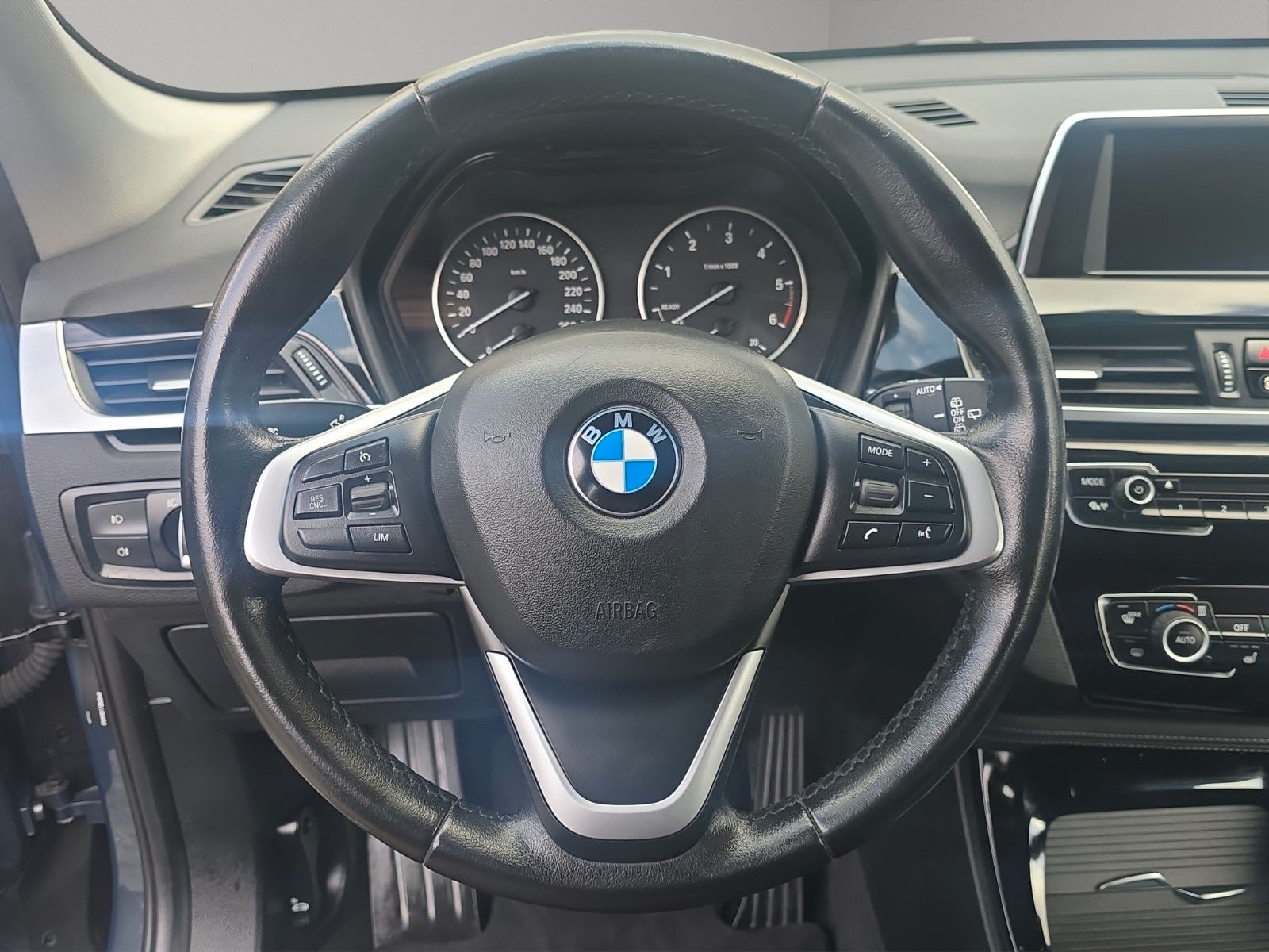 Fahrzeugabbildung BMW X1 xDrive 18 d Sport Line AUTOMATIK