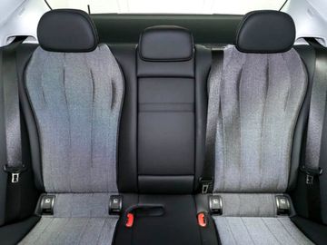 Mercedes E 220 - 10