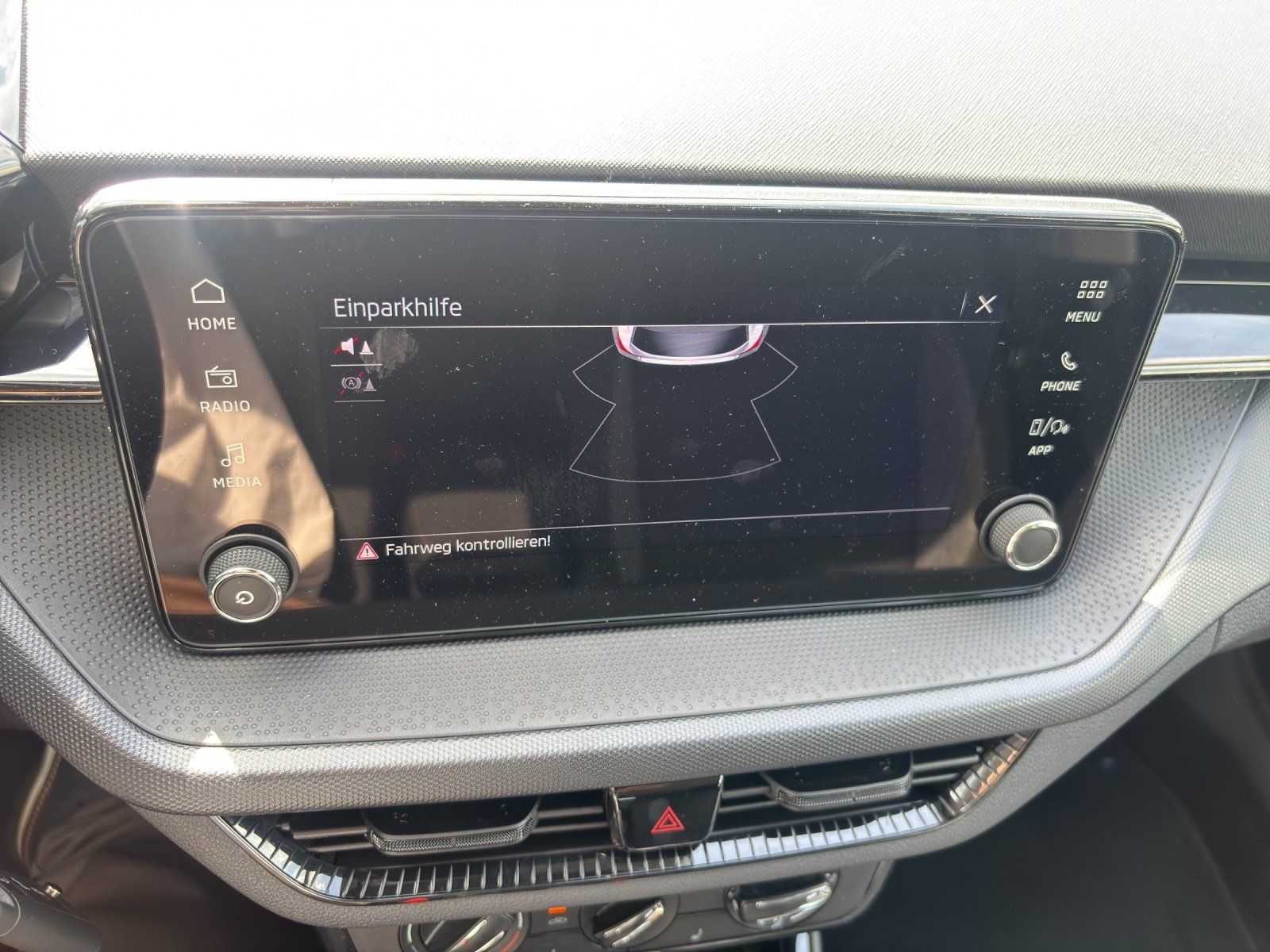 Fahrzeugabbildung SKODA Fabia Essence 1,0 TSI 70 kW