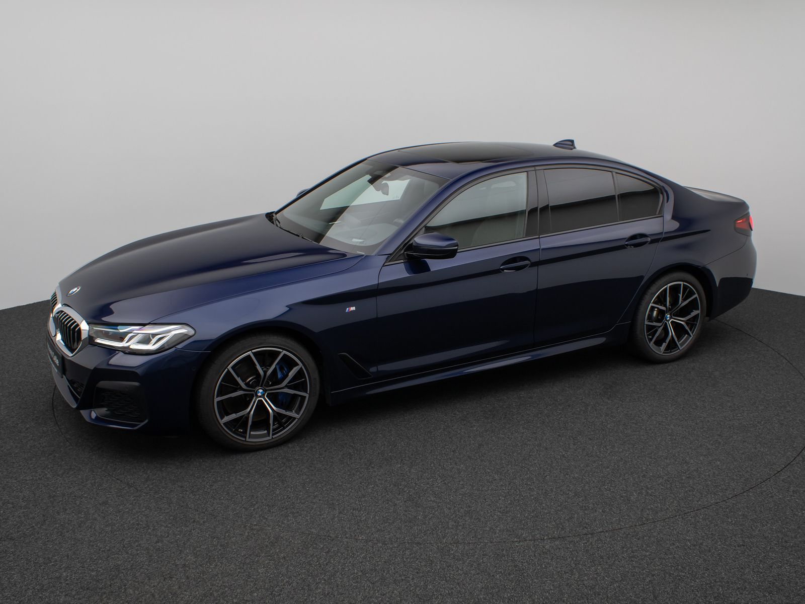 Fahrzeugabbildung BMW 540d xD M Sport Glasdach Kamer Laser HUD H/K 19"