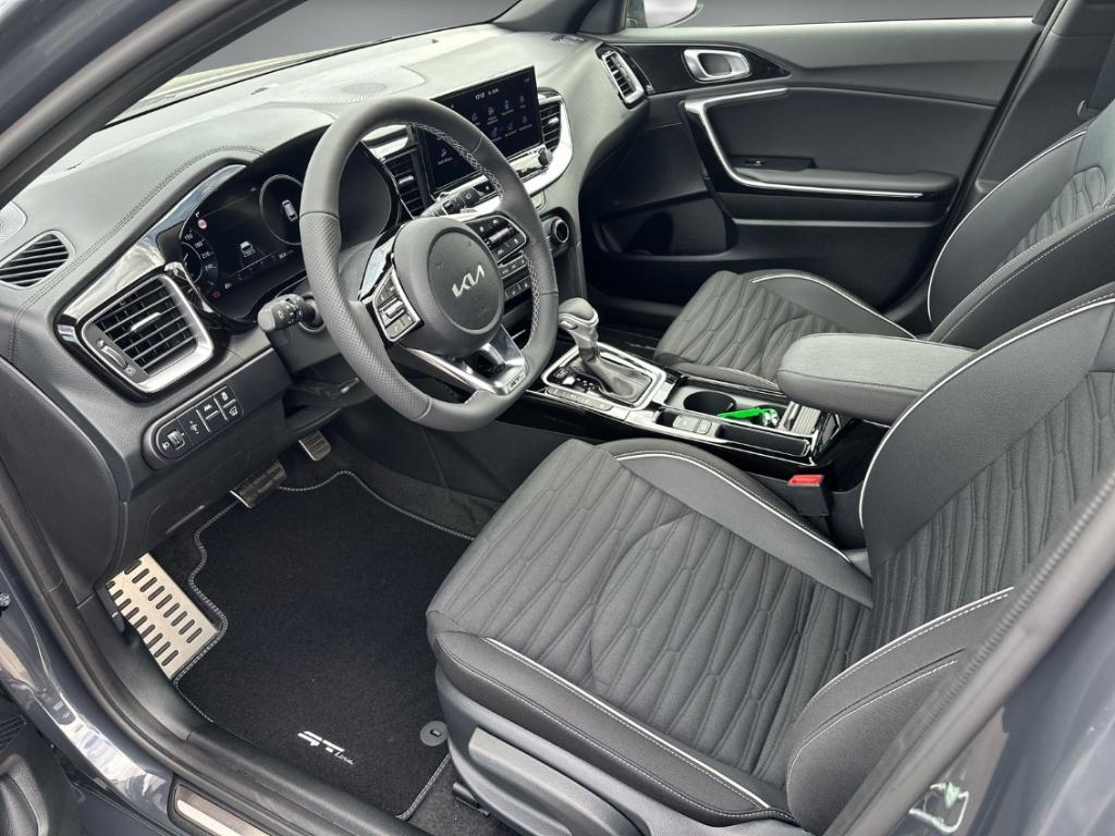 Kia Ceed_sw GT Line SW 1.5T 140 DCT7 GTL TEC