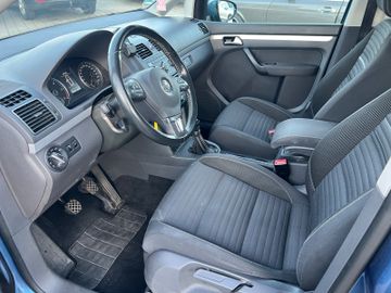 Volkswagen Touran - 8